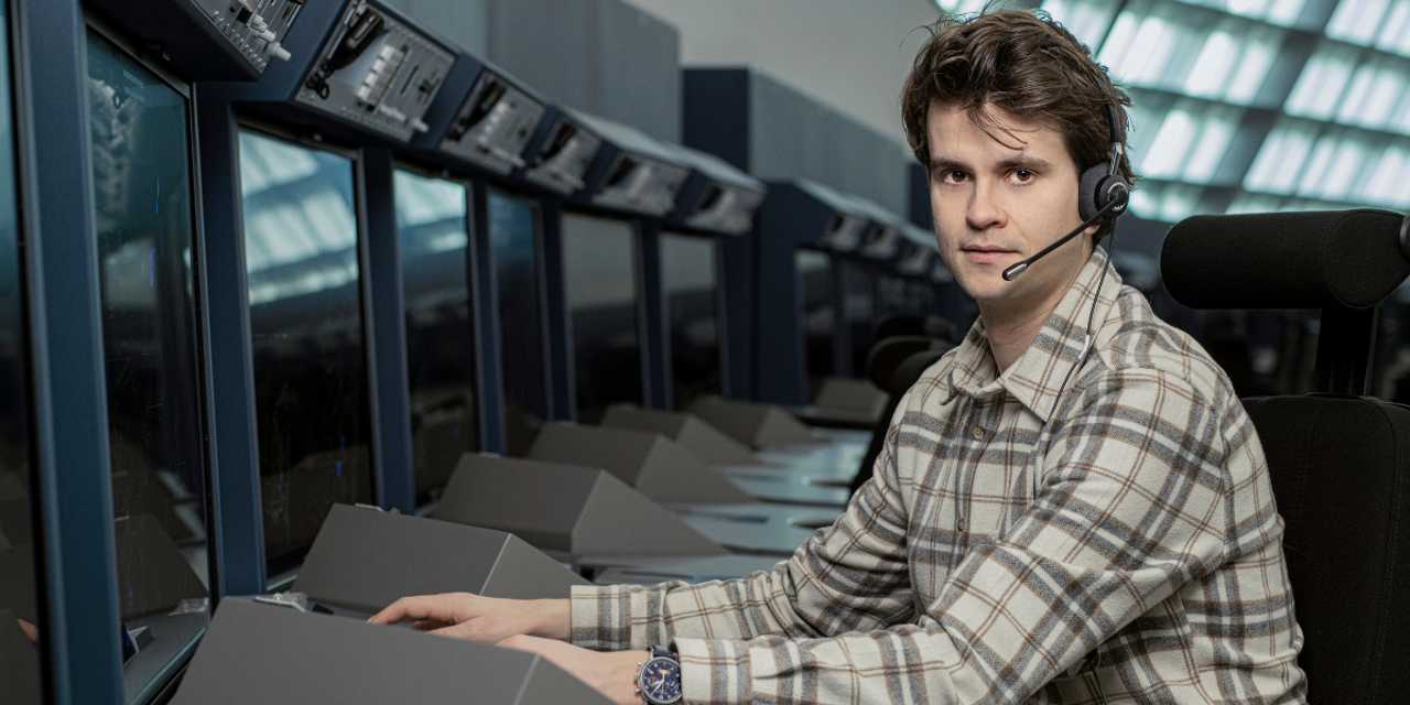 Matthijs, Luchtverkeersleider in opleiding