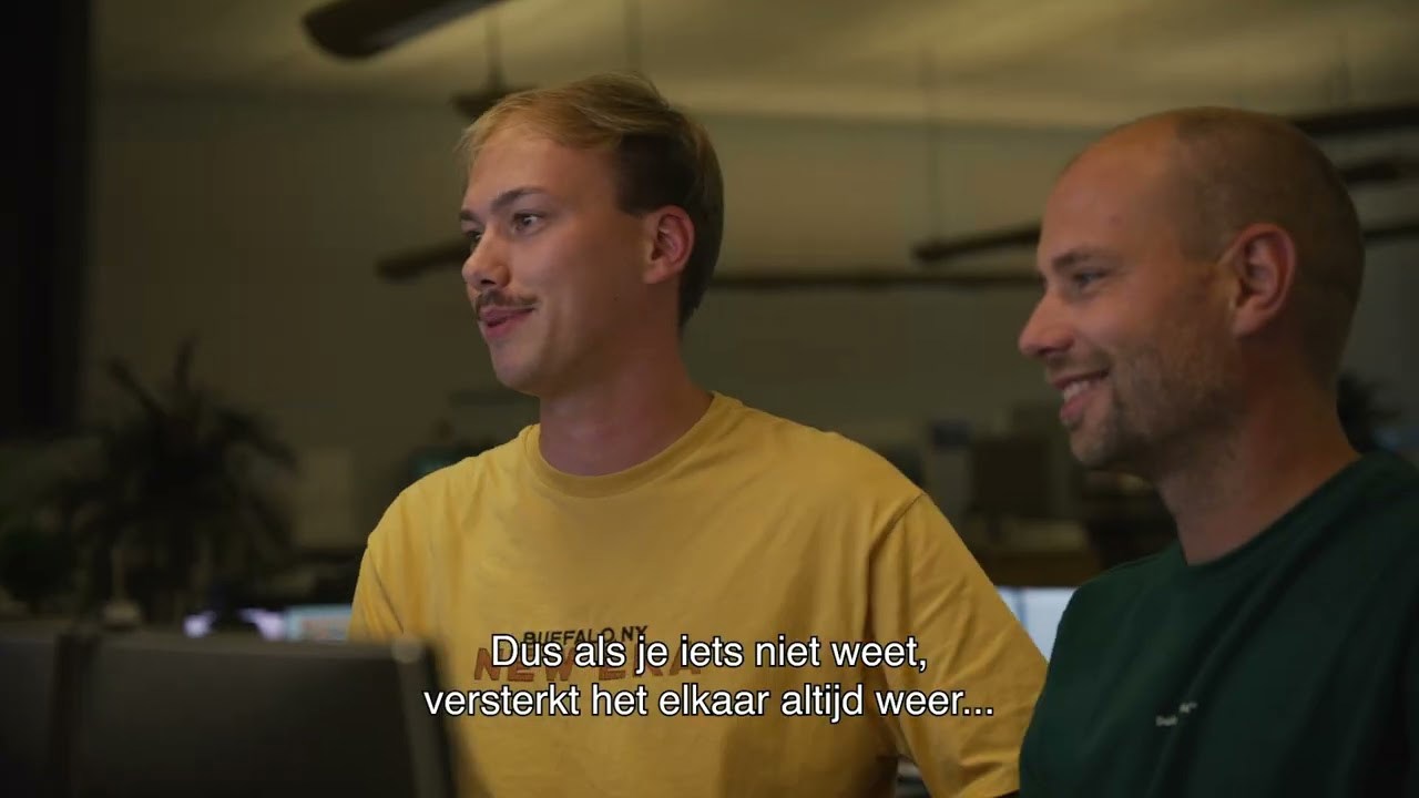 Technical supervisors Sebastiaan en Boy zorgen dat luchtverkeersleiders ongehinderd kunnen werken