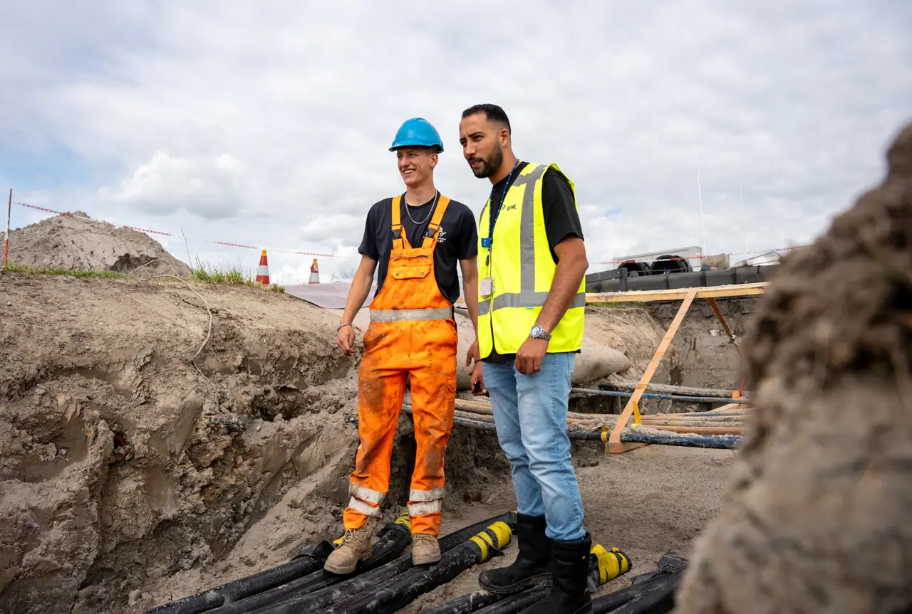 Bouwplaats inspectie door Mahmoud
