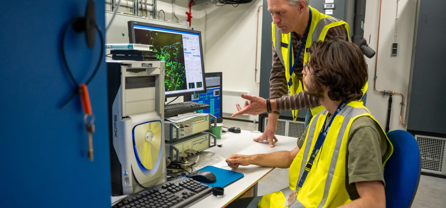 Systeemspecialisten aan het werk bij de TAR