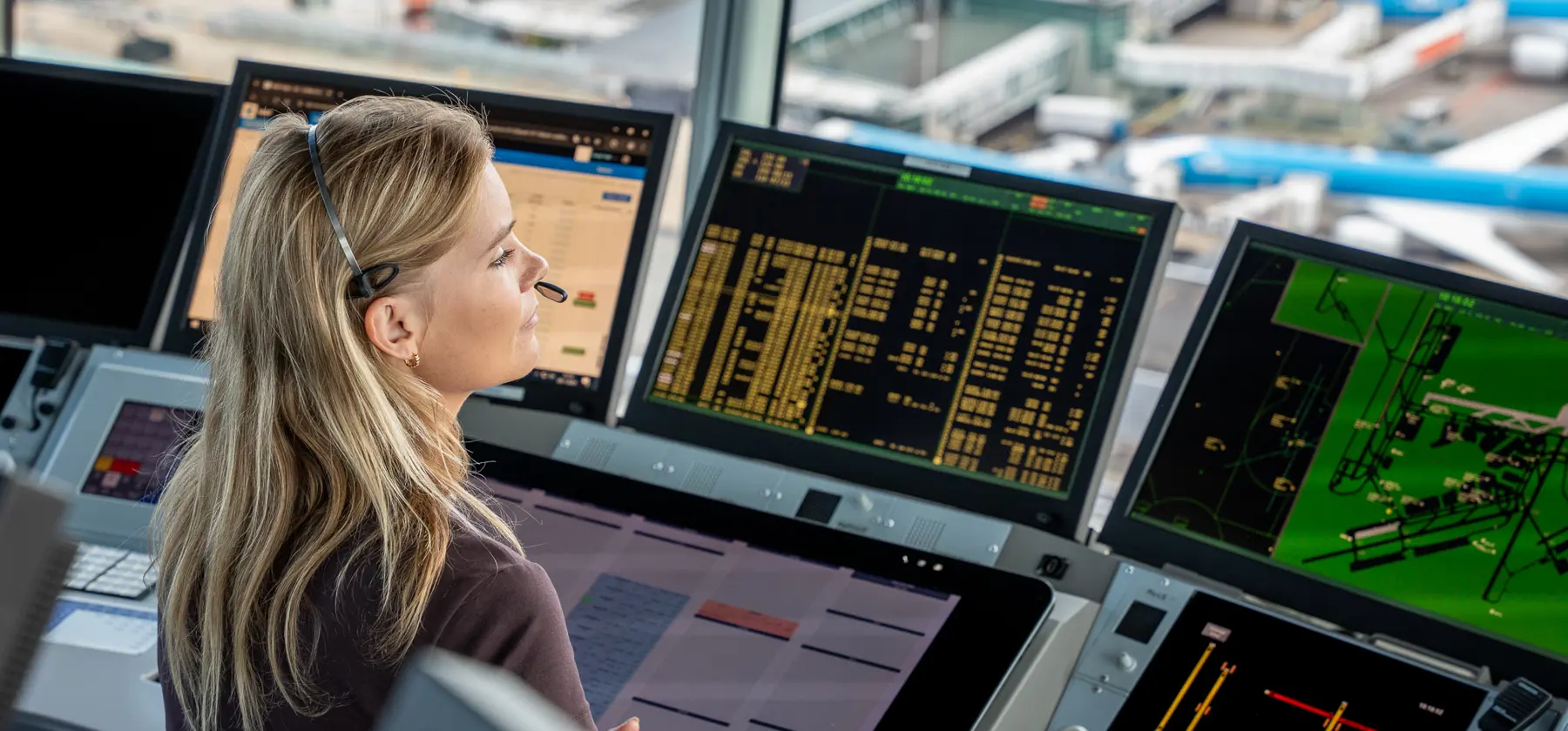 Van kantoorbaan naar werken op de Schiphol Toren als verkeersleidingsassistent/outbound planner.